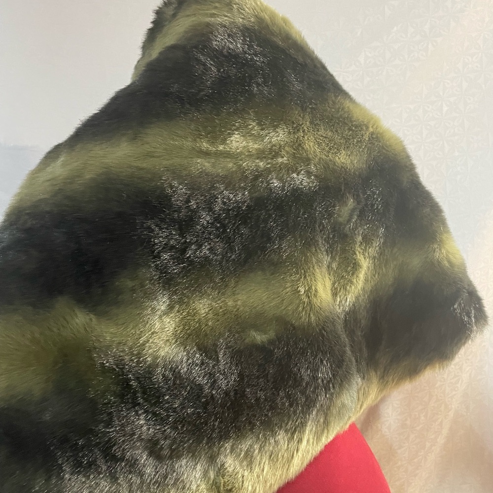 Terry Lewis Classic Luxuries Green Faux Fur Cape